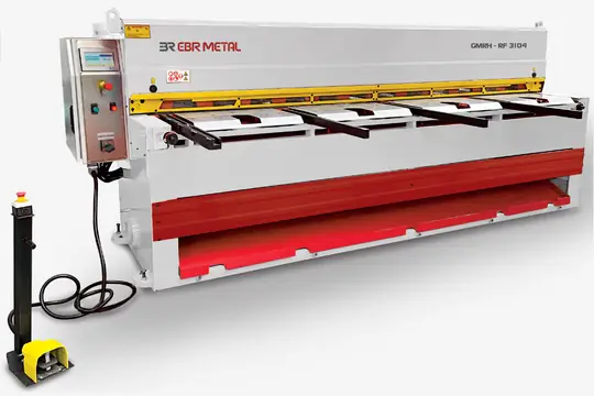 Industrial direct gear motorized guillotine shears for thin to medium sheet cutting