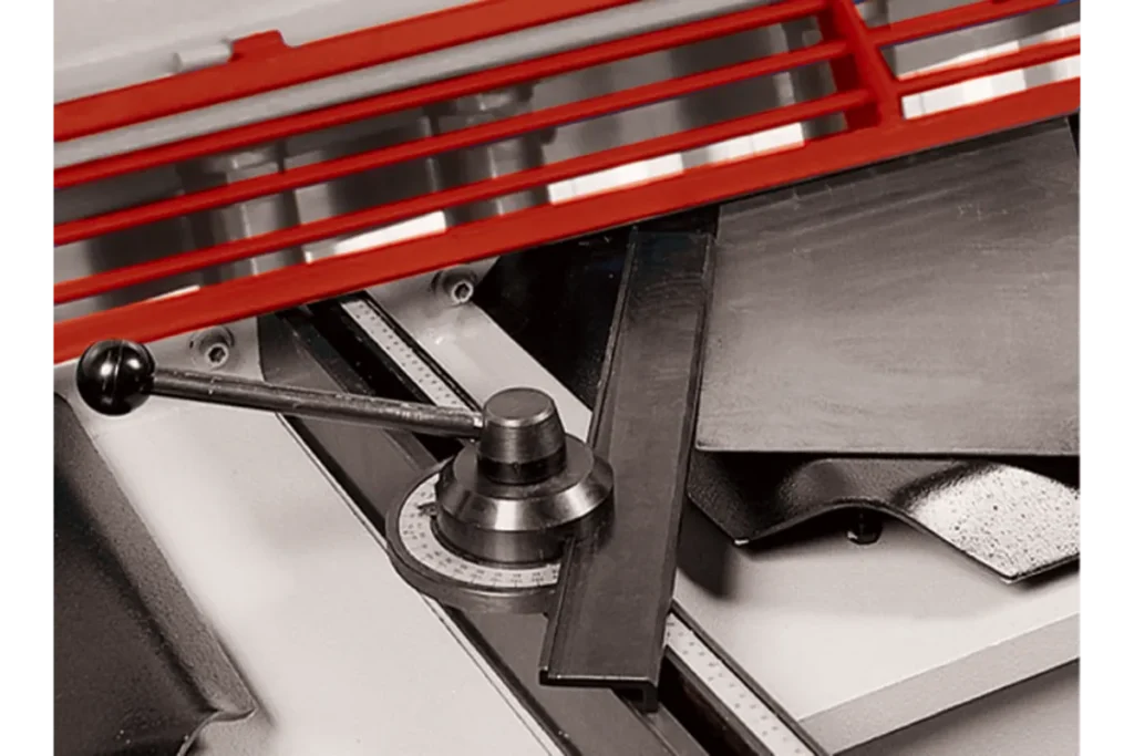 EHGM CNC hydraulic guillotine shear cutting area detail