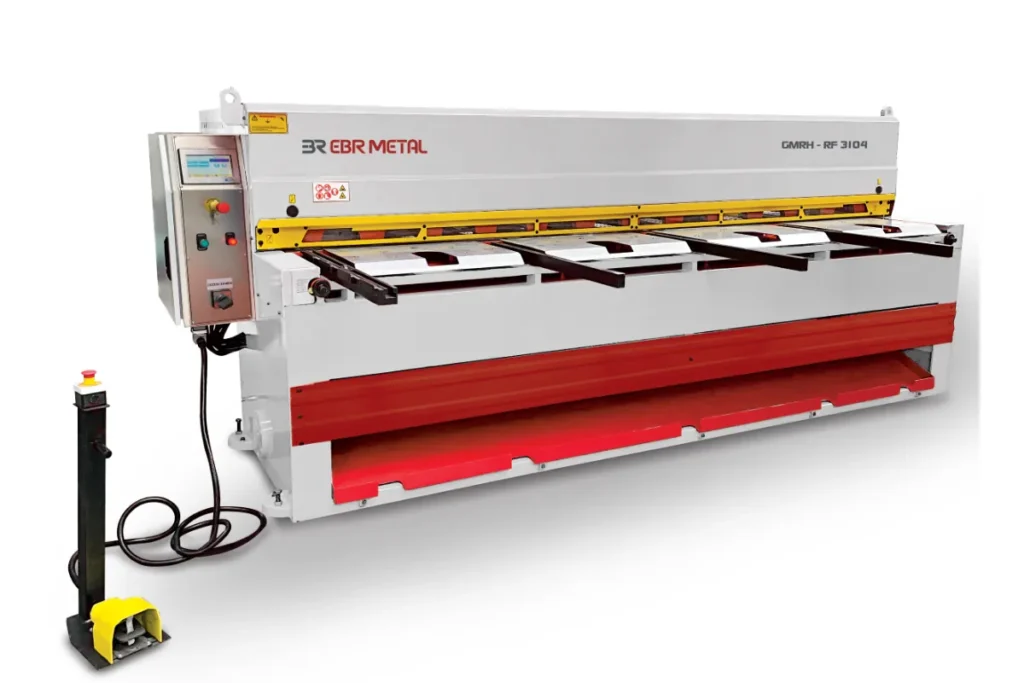 Front view of GMRH-RF direct gear guillotine shear