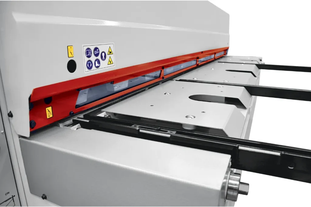 GMRH guillotine shear front table and sheet support detail