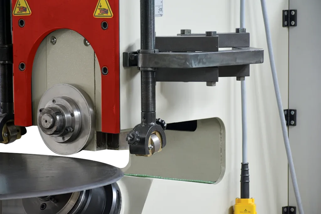 Cutting unit of a DHKM circular cutting and flanging machine.