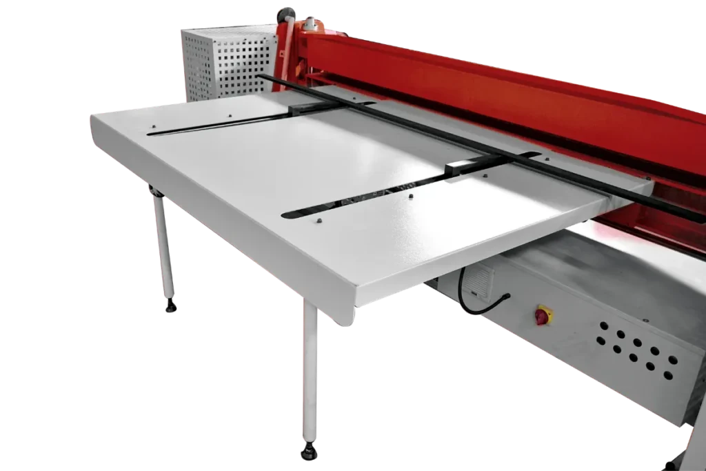 750 mm motorized backgauge for the optional CMM NC configuration