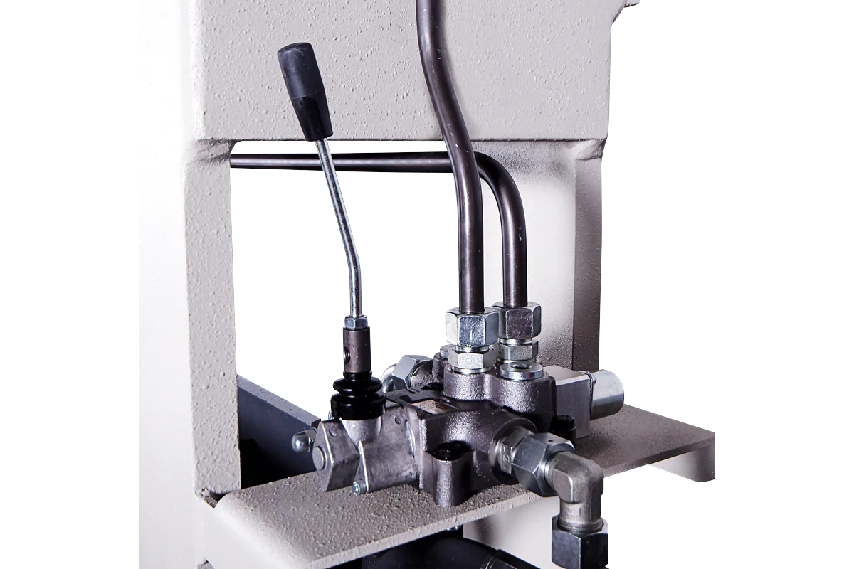 Dual-speed joystick control valve of an HPR press.