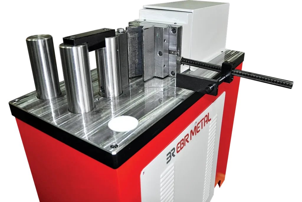 Bending tooling on the table of an HPZ horizontal press.