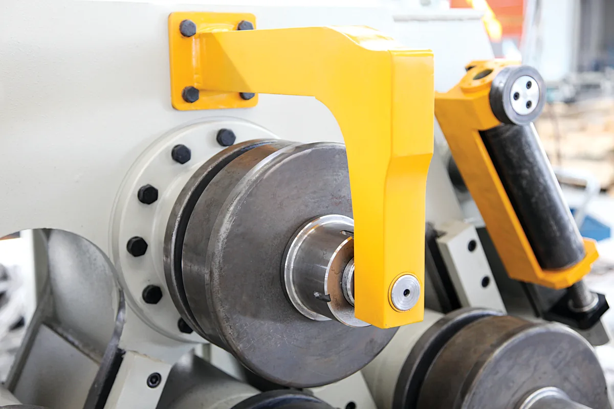 Rolls and guide roll arm of a PBH 4V.