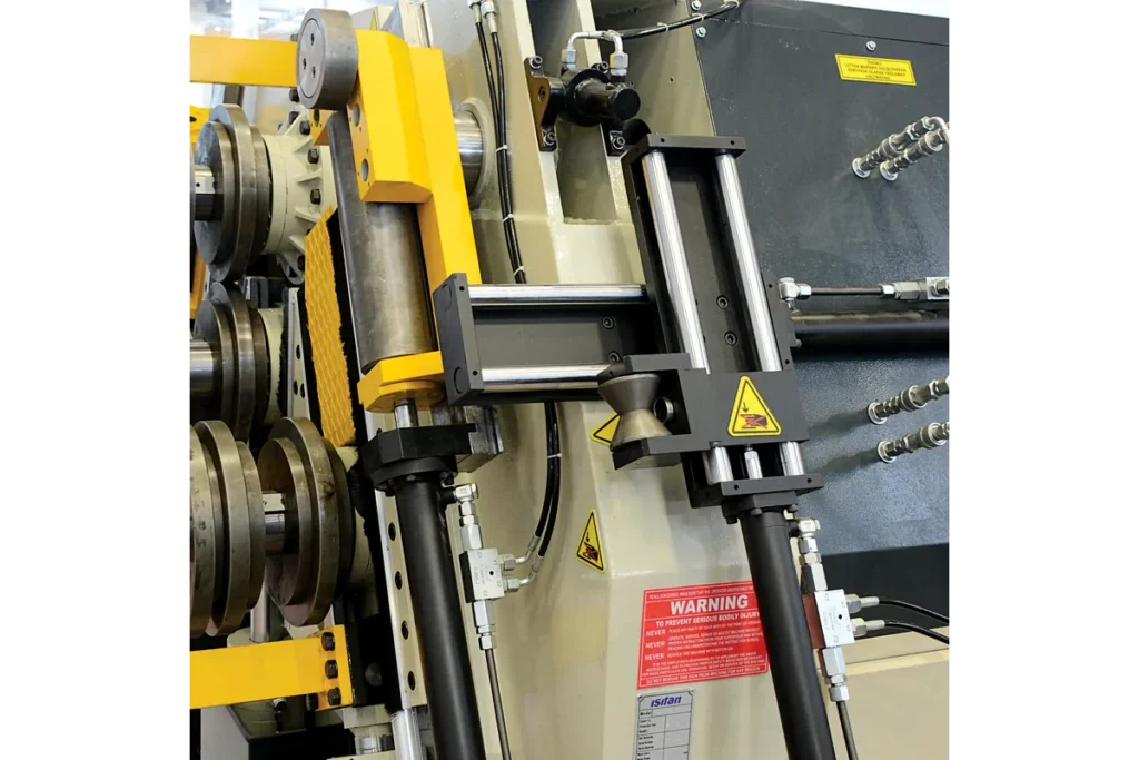 Guide rolls and attachment area of a PBH 4V.