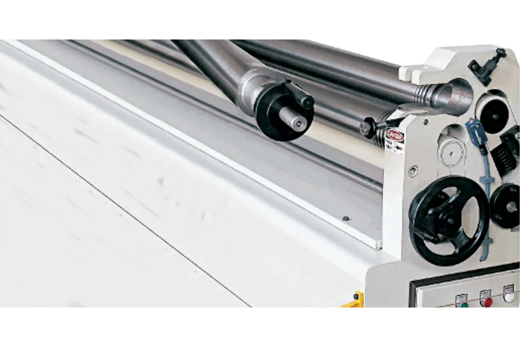 Manual drop-end on an MRM asymmetrical 3-roll plate bending machine.
