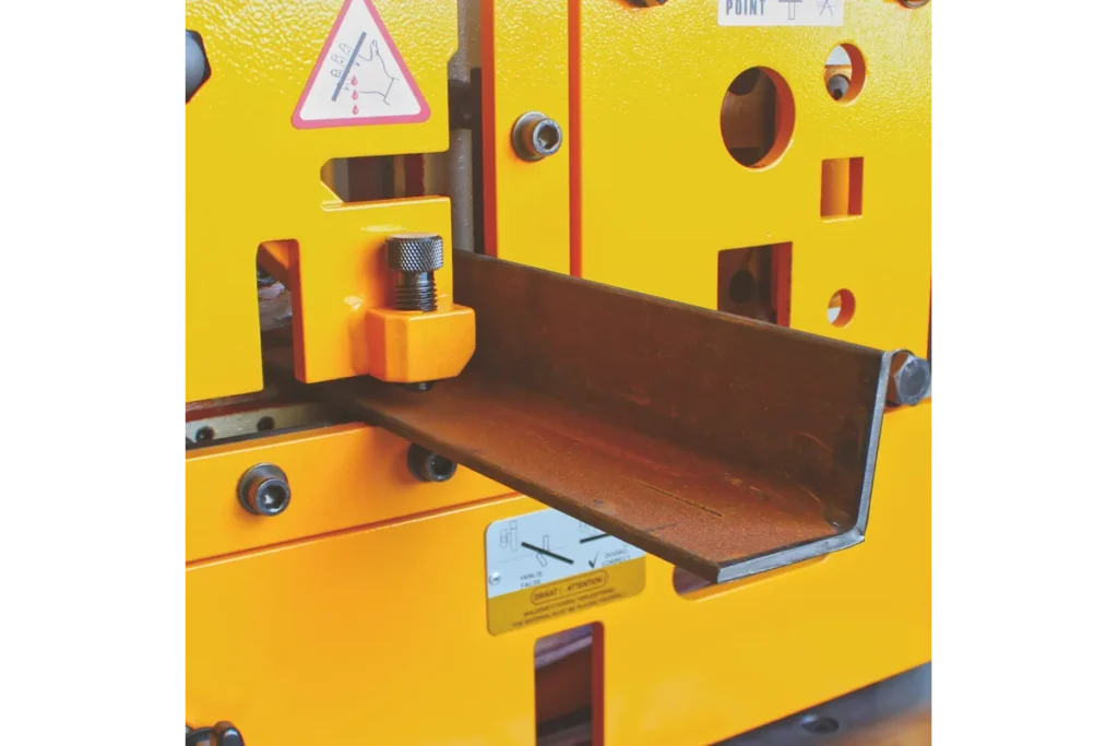 Angle shear station of the HSW with an angle section in place.